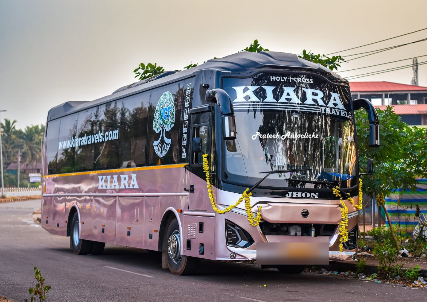Kiara tourist luxury coach